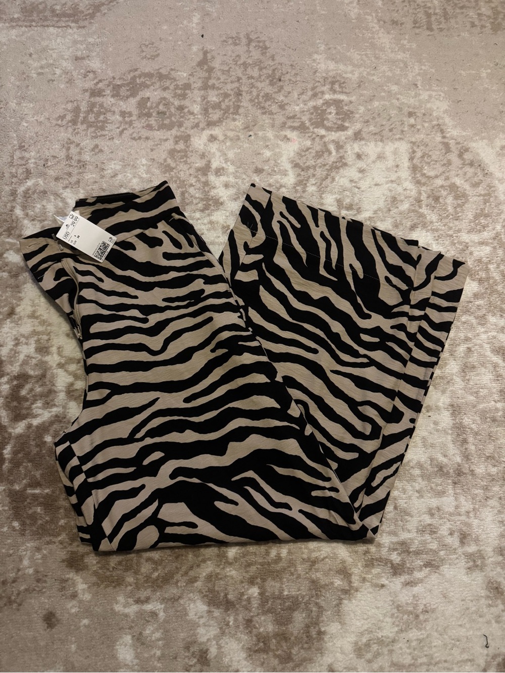 H&M Wide-Leg Twill Pants in Black and Cream Zebra Print - Picture 3 of 5